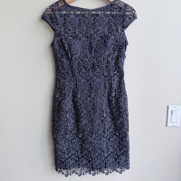 Adrianna Papell Lace Overlay Cap Sleeve Dress Size 2P - Picture 4 of 16